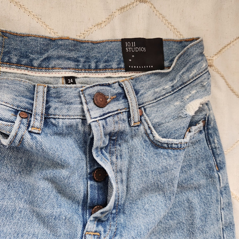 10.11 Studios Button Fly Distressed Jeans 24 Light Blue Straight Leg‎ - Picture 9 of 15